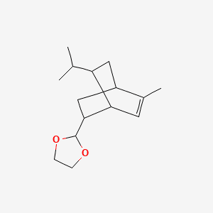 1,3-Dioxolane, 2-[5-methyl-7-(1-methylethyl)bicyclo[2.2.2]oct-5-en-2-yl]- 분자 구조