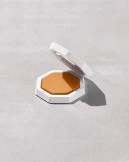 Fenty Demi'glow Light-Diffusing Highlighter — Rich Hunnie