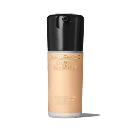 M·A·C Studio Radiance Serum-Powered™ Foundation - NC18