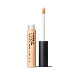 M·A·C Studio Fix 36HR Smooth Angles Concealer - NC15