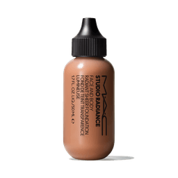 M·A·C Studio Radiance Face And Body Radiant Sheer Foundation - W4