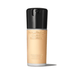 M·A·C Studio Radiance Serum-Powered™ Foundation - NC20