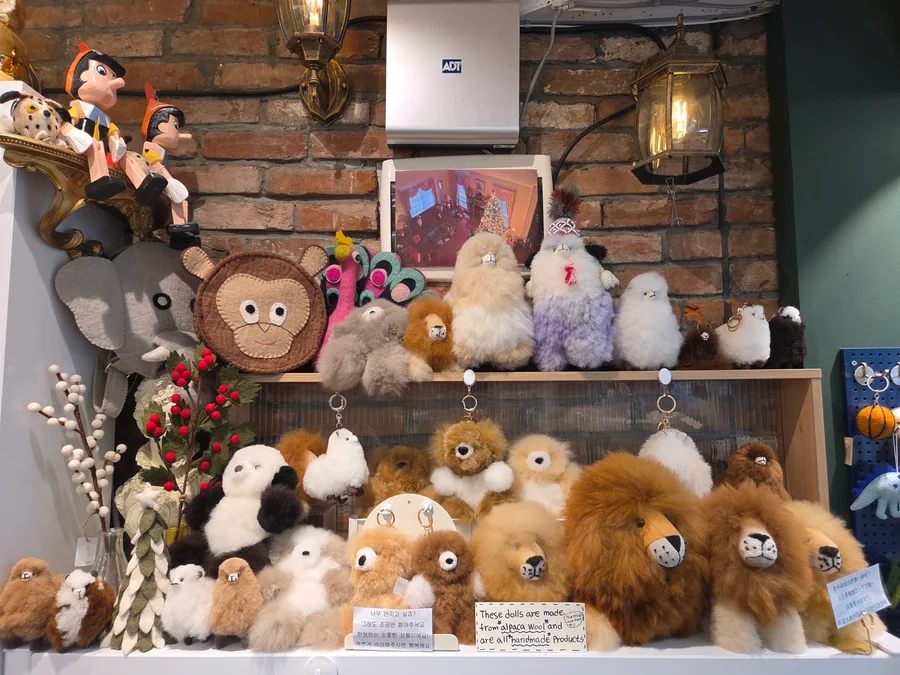 Bukchon Hunters’ Curated Souvenir Shopping Playlist