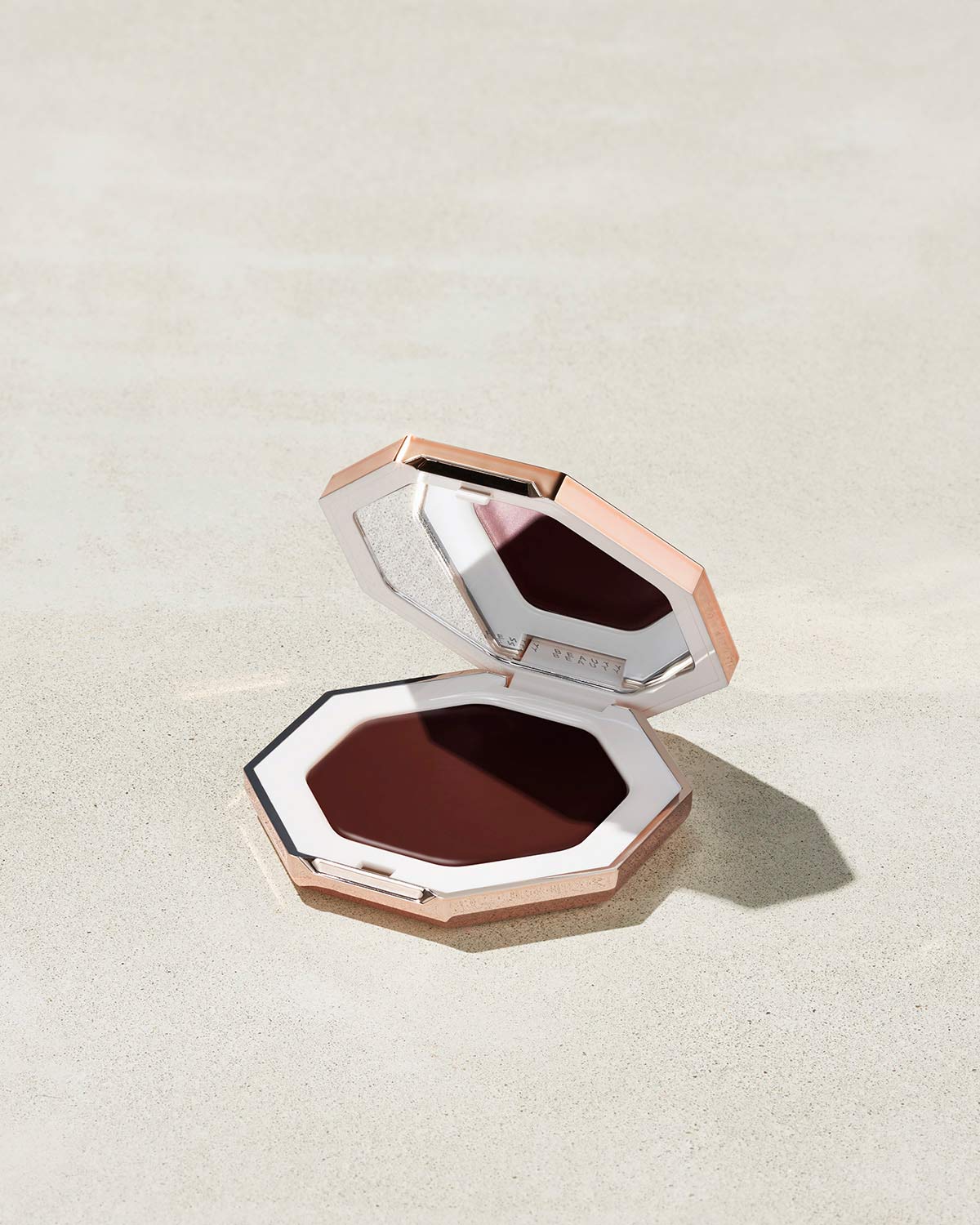 Fenty Cheeks Out Freestyle Cream Bronzer — Toffee Tease