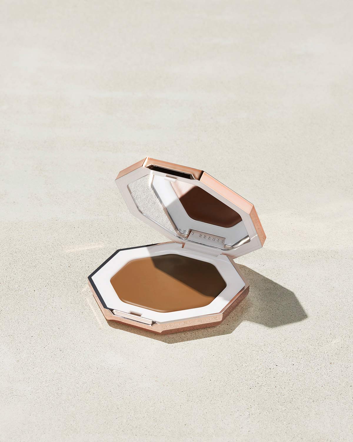 Fenty Cheeks Out Freestyle Cream Bronzer — Teddy