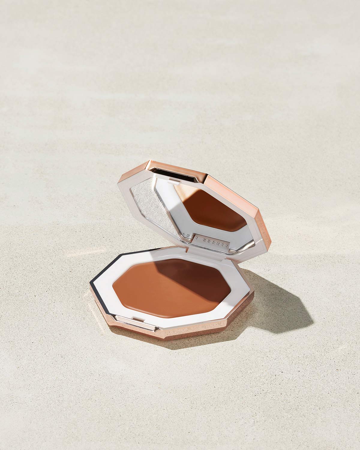 Fenty Cheeks Out Freestyle Cream Bronzer — Hunnie Glaze