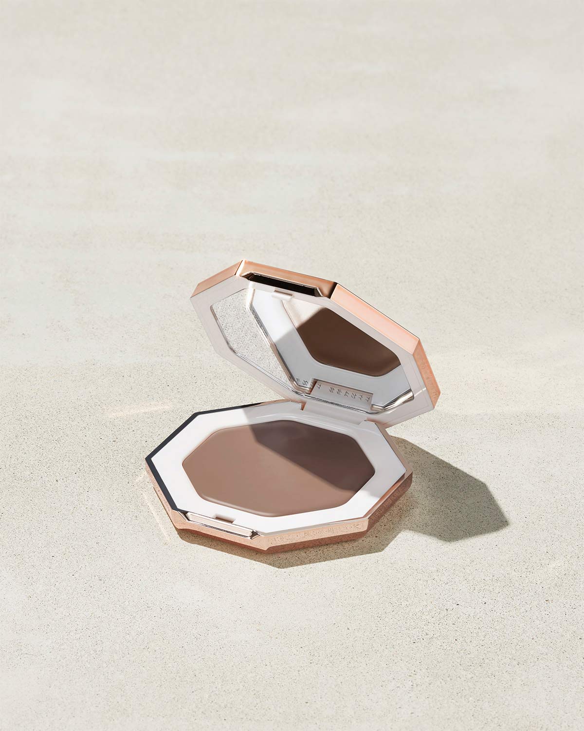 Fenty Cheeks Out Freestyle Cream Bronzer — Amber